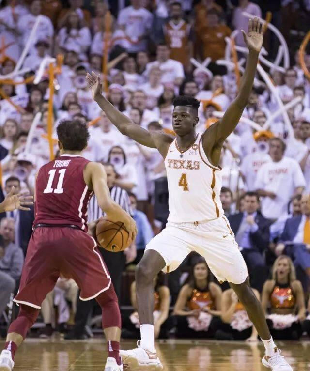 魔术横扫上海队,戈贝尔扛起全队 魔术横扫上海队,戈贝尔扛起全队