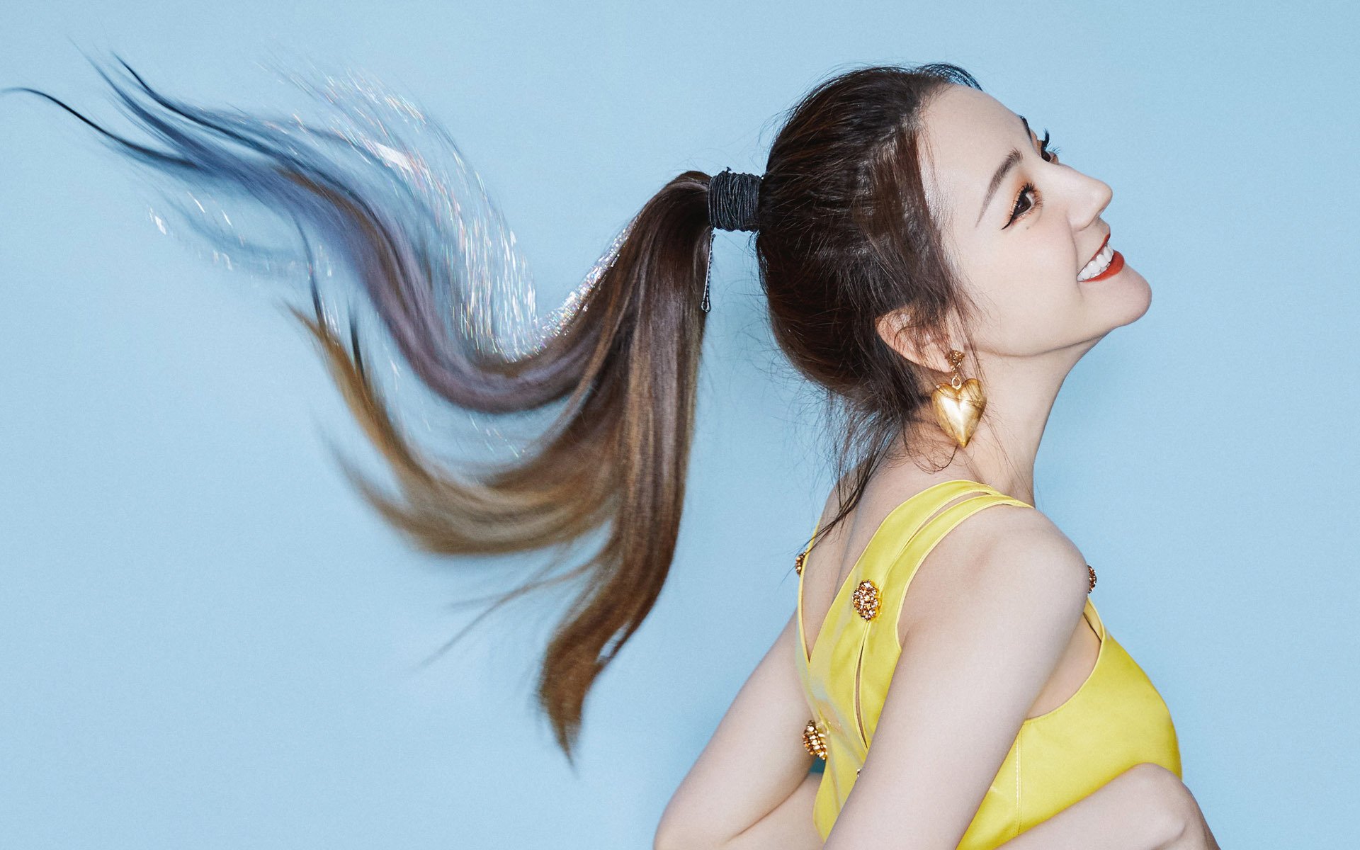 喀麦隆的火焰与哥斯达黎加的雨林，当灵魂统帅全场，足球超越地理