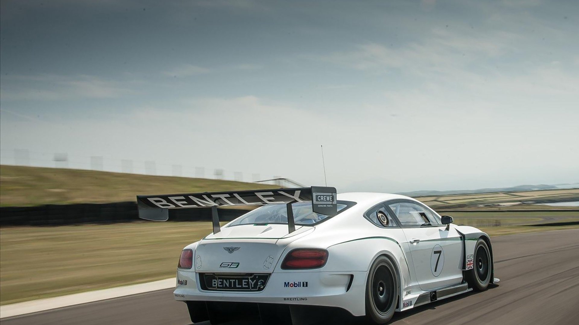 英格兰双子星，一个在梦剧场爆发，一个在巴斯克制霸